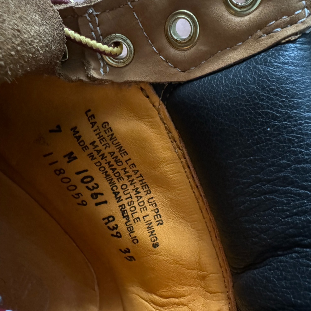 woman’s timberlands - Picture 3 of 3